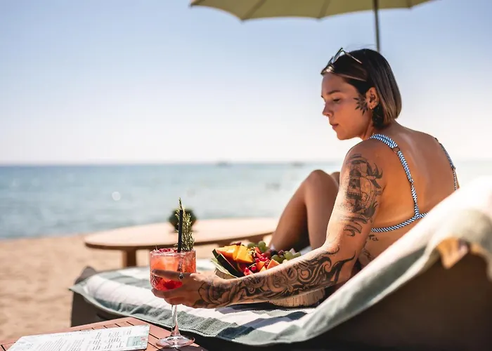 Kon Tiki Resort *